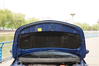 2015款吉利英伦C5 1.5L自动三厢尊贵型