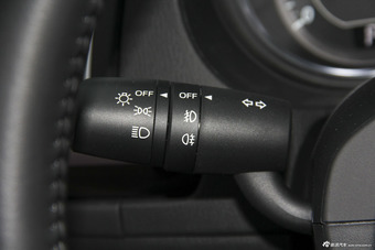 2015款阿特兹2.5L自动蓝天运动版