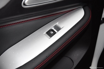 2015款 宝骏560 1.8L手动舒适型