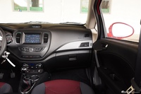 2015款吉利英伦C5 1.5L手动两厢尊贵型