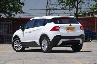 2015款中华V3 1.5L自动精英型