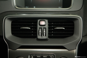 2015款沃尔沃V40 1.6T智逸版