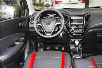 2016款长安CS15 1.5L手动时尚版