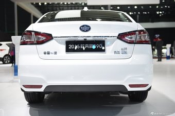 2015上海车展：奔腾B90