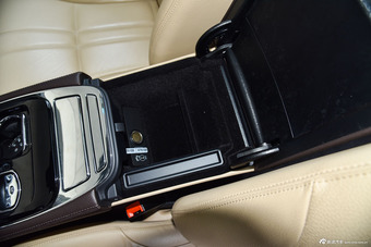 2015款捷豹XJL 3.0 SC典雅商务80周年典藏版