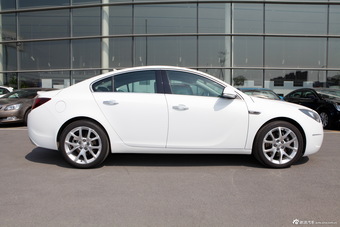 2014款君威GS 2.0T自动纵情运动版