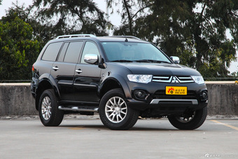2013款帕杰罗·劲畅3.0L 自动四驱旗舰版