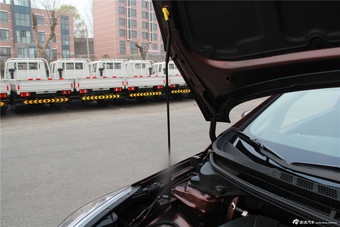 2014款 起亚K3S 1.6L自动Premium 暗樱色