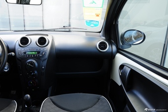 2015款比亚迪F0 1.0L手动尚酷型