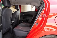 2015款吉利英伦C5 1.5L手动两厢尊贵型