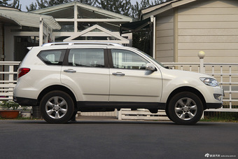 2015款陆风X8探索版2.0T汽油四驱超豪华型