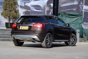 2016款奔驰GLA级 GLA220 2.0T自动 4MATIC豪华型