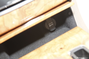 2013款300C 3.6L自动尊享版图片