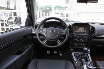 2015款陆风X8探索版2.0T汽油四驱超豪华型