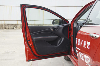 2014款菲亚特致悦1.4T自动运动版