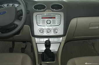 2012款福克斯经典两厢