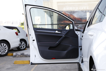 2016款高尔夫2.0T自动GTI