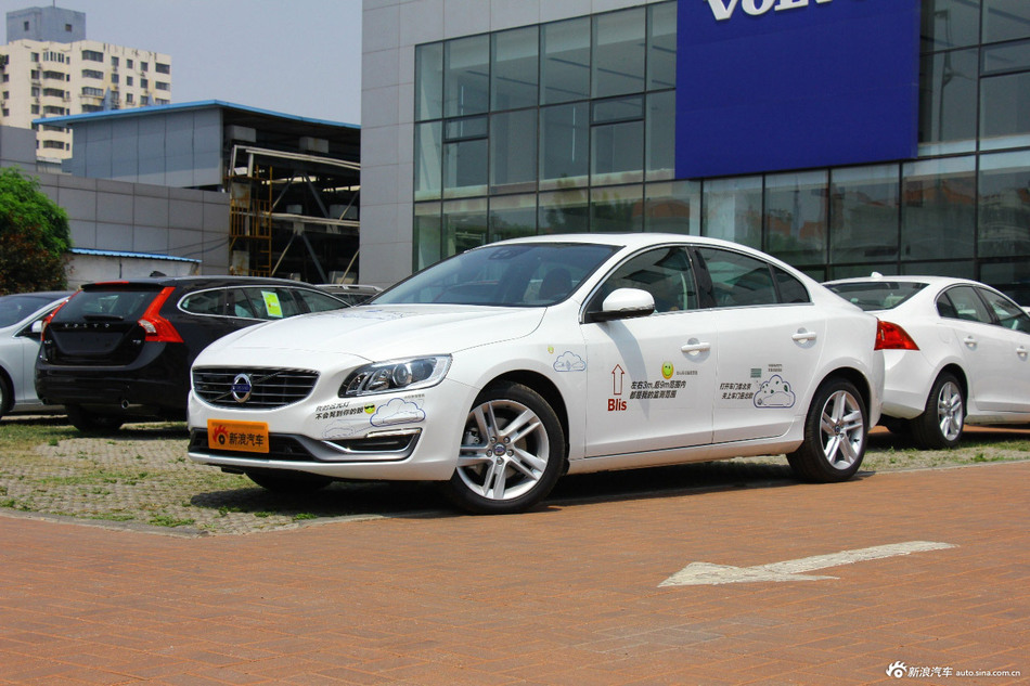 2015款沃尔沃S60L 2.0T T5 智驭版到店实拍