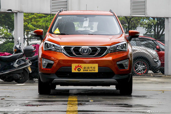 2016款长安CS15 1.5L手动尊贵版