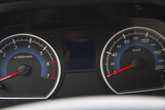 2015款开瑞K50 1.5L手动豪华型