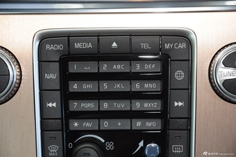 2016款沃尔沃XC60 2.0T 智进版