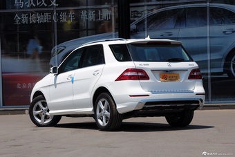 2015款奔驰ML320 4MATIC