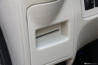 2014款NV200 1.6L CVT尊贵型国IV到店实拍