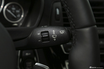 2015款宝马3系328i M运动型