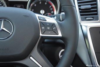 2015款奔驰ML320 4MATIC
