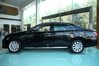 2012款皇冠V6 2.5L Royal Saloon图片