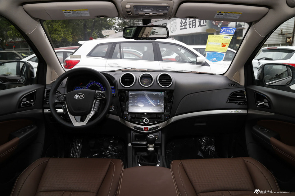 2015款比亚迪S7升级版1.5T手动尊贵型