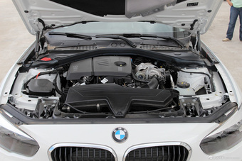 2015款宝马1系118i领先型