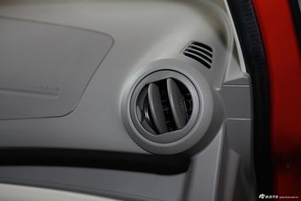 2013款新赛欧三厢1.2L手动温馨版