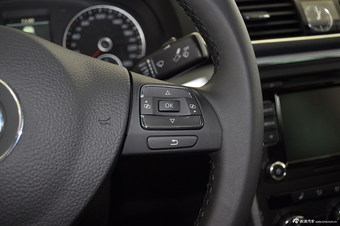 2014款帕萨特1.8T DSG御尊版