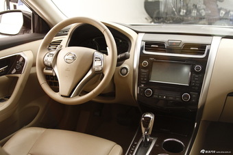 2013款天籁实拍图