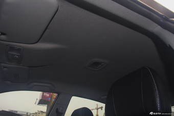 2015款V CROSS 1.5L手动智趣型