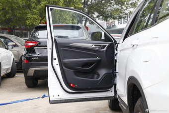 2015款长安CS75 1.8T自动四驱精英型