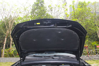 2015款众泰T600 2.0T手动尊贵型