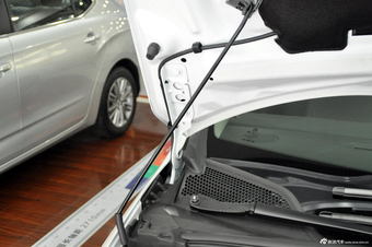 2013款雪铁龙C4L 1,8L手动劲享版