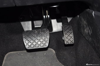 2013款朗行1.6L自动风尚型 雅致白