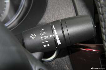 2015款阿特兹2.0L自动蓝天豪华版