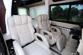 2013款中欧尊逸C型汽油版