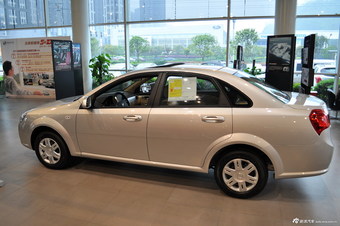 2013款凯越1.5L手动经典型 钛银