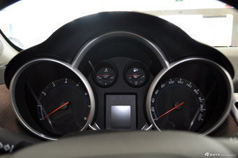 2013款科鲁兹掀背1.6L手动豪华版