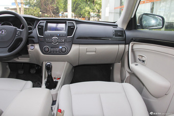 2016款风神A60 1.5L手动尊贵型