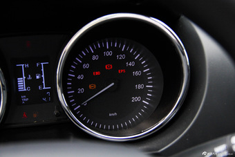 2016款北汽幻速S2 1.5L手动豪华型国V