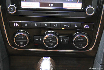 2014款帕萨特2.0T DSG至尊版