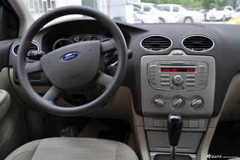 2013款福克斯三厢经典