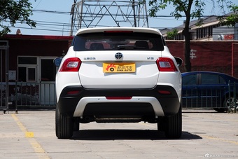 2015款中华V3 1.5L自动精英型