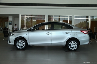 2014款威驰1.5L手动智尚版图片